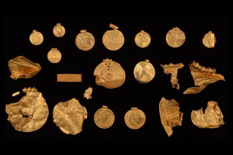 Danimarka’da Tesadüfen 6. Yüzyıla Ait Madalyonlar Bulundu