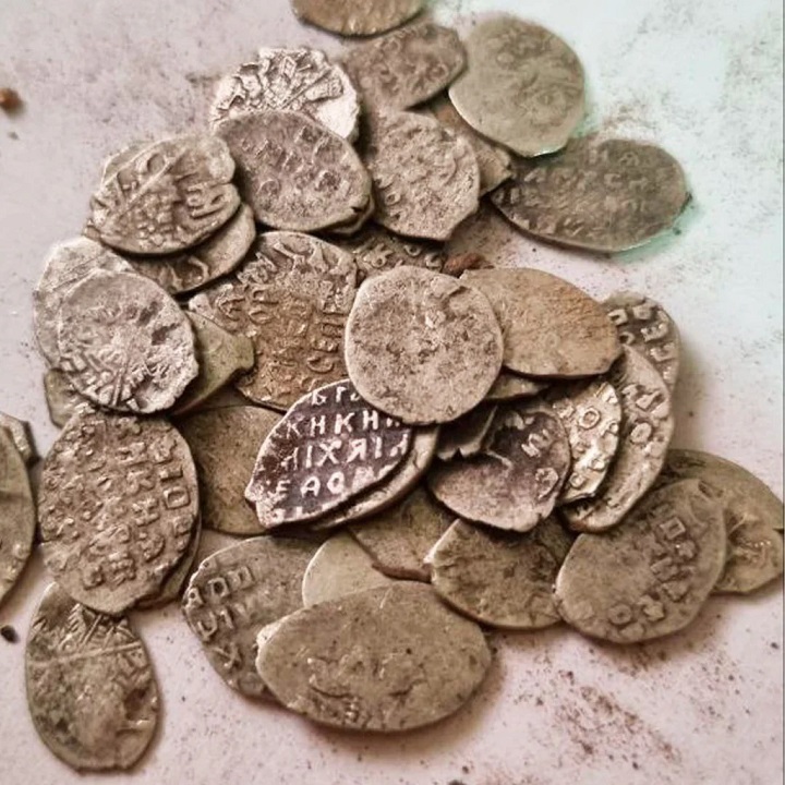 Moskova'daki Tarihi Bir Tüccar Evinin Restorasyonu Sırasında Yaklaşık 20.000 Gümüş Sikke Keşfedildi