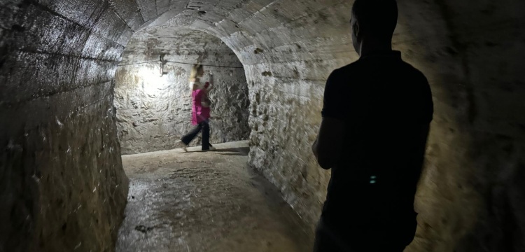 Haydarpaşa Kazılarında Hitler'den korunmak için kazılmış yüzlerce metrelik tünellere ulaşıldı