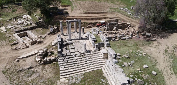 Lagina Hekate Kutsal Alanı'ndaki kazılar giriş kapısında devam ediyor