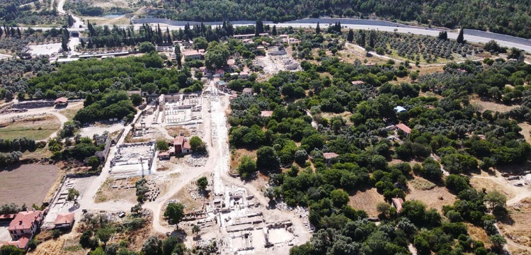 Stratonikeia Antik Kenti'nin kütüphanesi ortaya çıkartılıyor