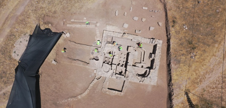 Elazığ'da 1700 yıllık Roma hamamı gün yüzüne çıkarıldı