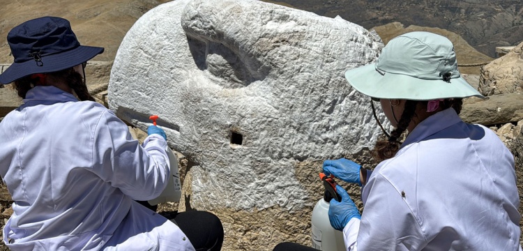 Nemrut Dağı'ndaki Heykellere Nano Kireç Uygulaması Yapılacak