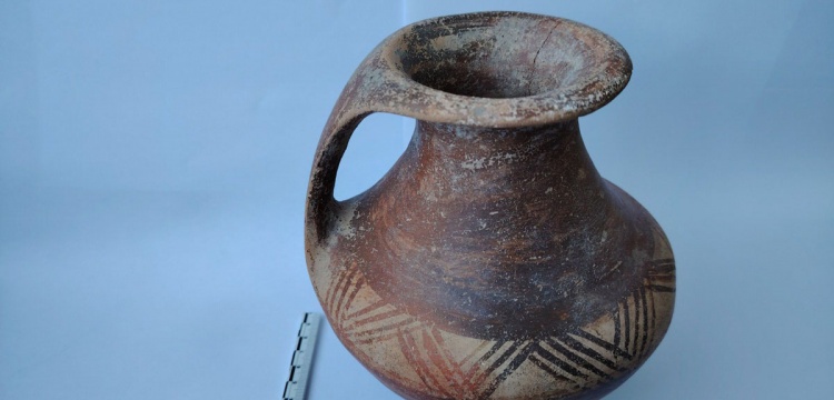 Elazığ'da Tadım Kalesi ve Höyüğü'nde 6 Bin Yıllık Karaz Tipi Çömlek Bulundu