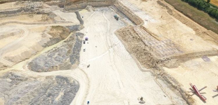 Oxford'taki 166 Milyon Yıllık Dinozor Yolu, Yeni Kazılarda Ortaya Çıkarıldı