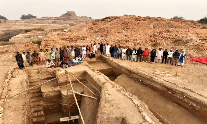 Yeni radyokarbon tarihleme sonuçları, Mohenjo-daro'yu MÖ 3300 yılına kadar geri götürüyor ve Mısır ile Mezopotamya'nın en eski şehirleriyle yarışıyor.