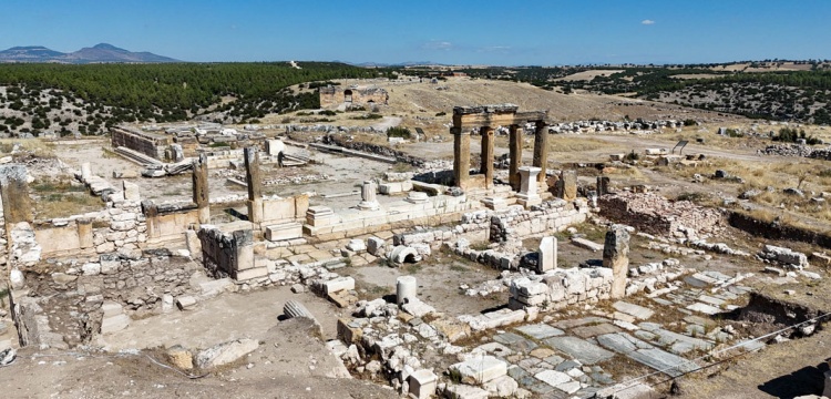 Blaundos Antik Kenti’nde 2 Bin Yıllık Stadyum Gün Yüzüne Çıkıyor