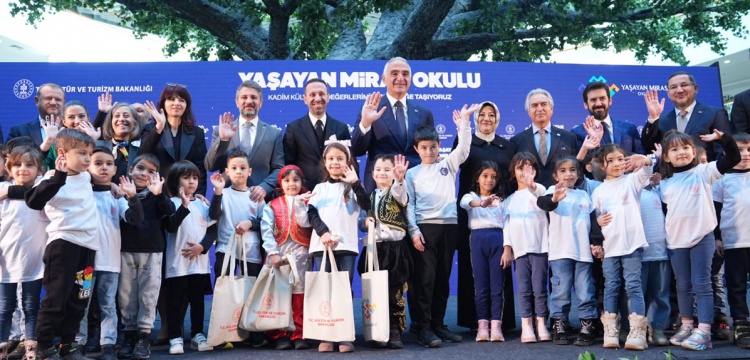 Somut Olmayan Kültürel Miras İçin Yeni Bir Eğitim Modeli: Yaşayan Miras Okulu