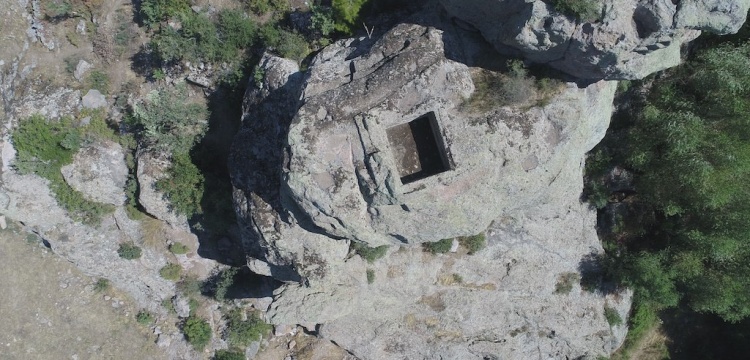 Balıkesir'de 1700 yıllık taban altı ısıtma sistemli Roma Hamamı bulundu