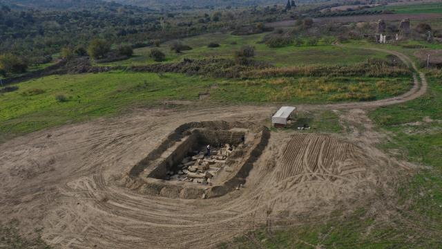 Antik kent Magnesia'daki 'Zeus Tapınağı' ortaya çıkarılıyor