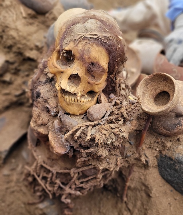Peru’daki İşçiler, Kahverengi Saçlı 1.000 Yıllık Mumya Buldu