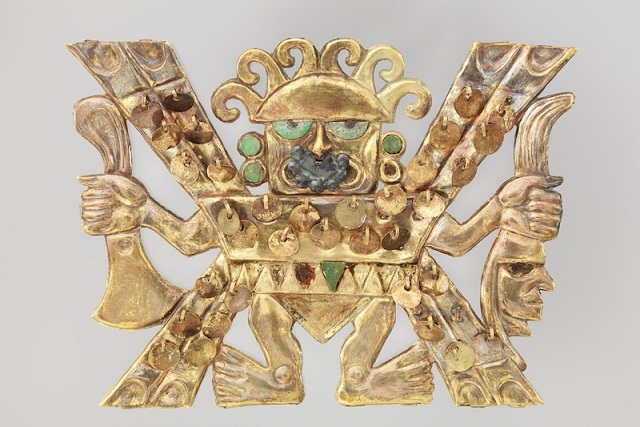 Moche Halkına Ait ‘Baş Kesici’ Tanrı Betimli Burun Süsü