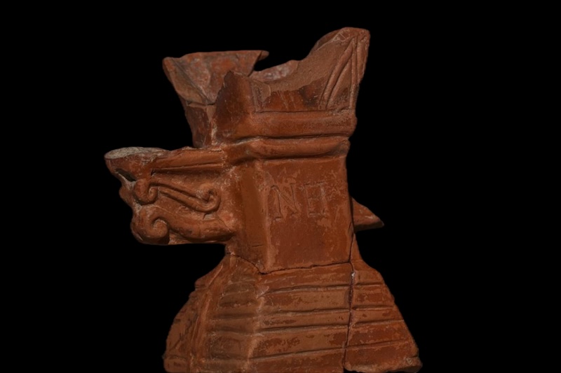 Efes’te Mısır Tanrısı Serapis Kabartmalı Tütsü Kabı Bulundu