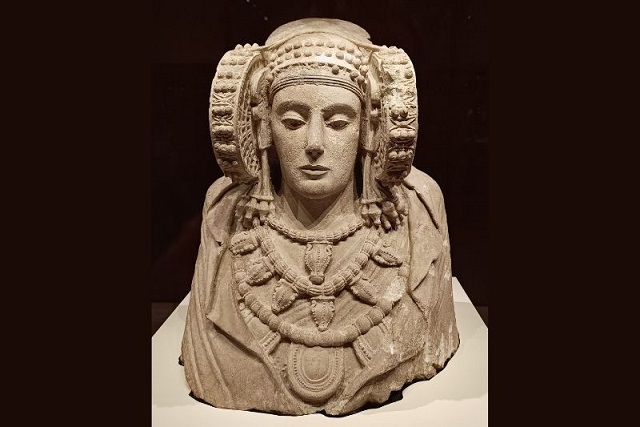 Elche Leydisi: Roma Öncesi İspanya’dan 2.400 Yıllık Büst