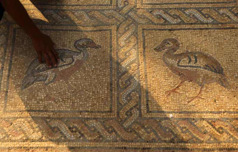 Filistin’de Çiftçi, Tesadüfen Bizans Mozaiği Keşfetti