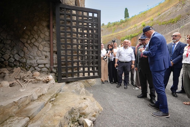 Vezüv Yanardağı’nın Gömdüğü Herculaneum Plajı Halka Açılıyor