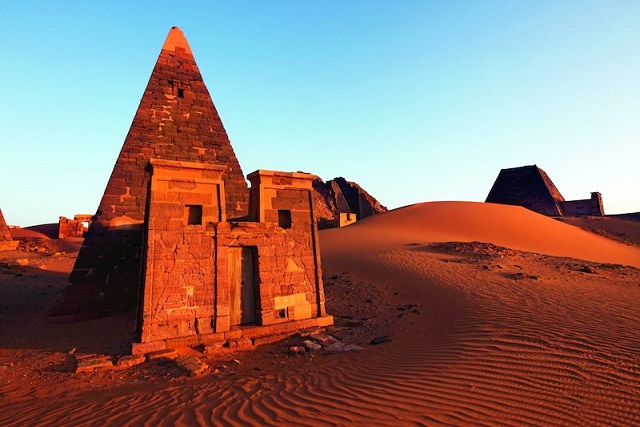 Bu Piramitleri, Afrika’nın İlk Uygarlıklarından Biri İnşa Etti
