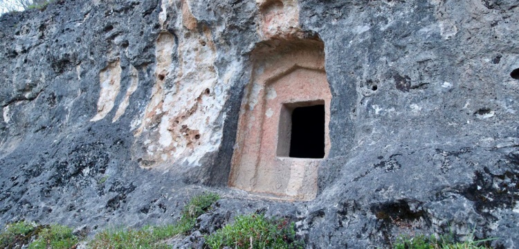 Ordu’nun Saklı Arkeolojik Hazinesi: Tikenlice Kaya Mezarları