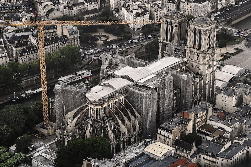 Notre-Dame Katedrali’ndeki Çalışmalarda Mezarlar Bulundu