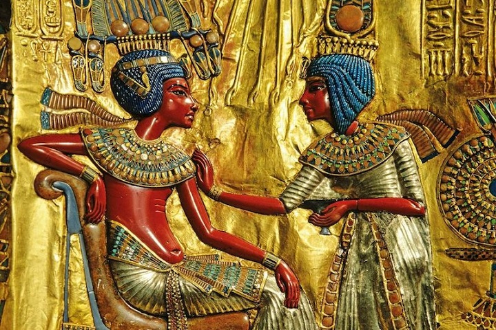 Hangi Eski Mısır Hanedanı En Uzun Süre Hüküm Sürdü?