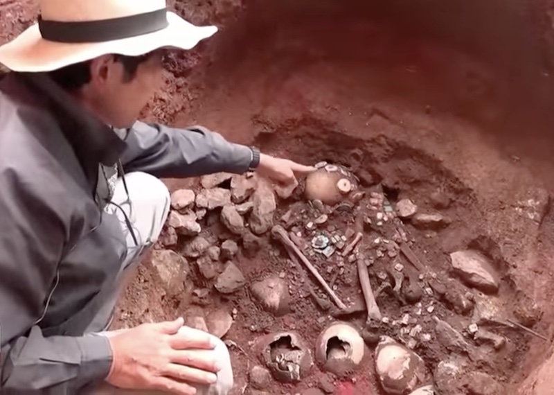 Peru’da 3.000 Yıl Önce Yaşamış Rahibin Mezarı Bulundu