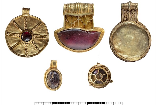 İngiltere’de Ritüelistik Olarak Gömülen Bir Koleksiyon Bulundu