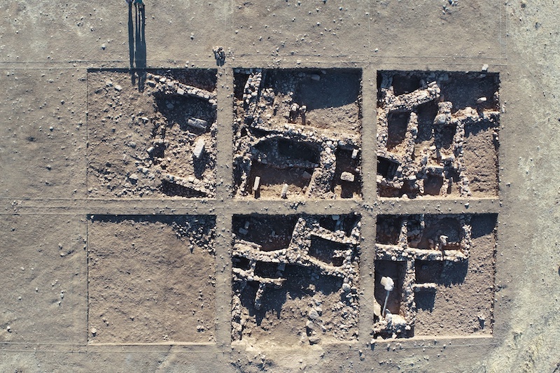 Sefertepe’de Dikilitaşlı Yapı Kompleksi Ortaya Çıktı