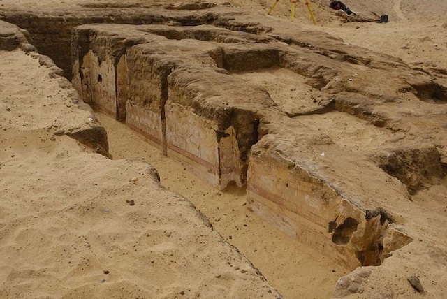 Mısır’da Rahibe ve Kraliyet Yetkilisinin Renkli Mezarı Keşfedildi