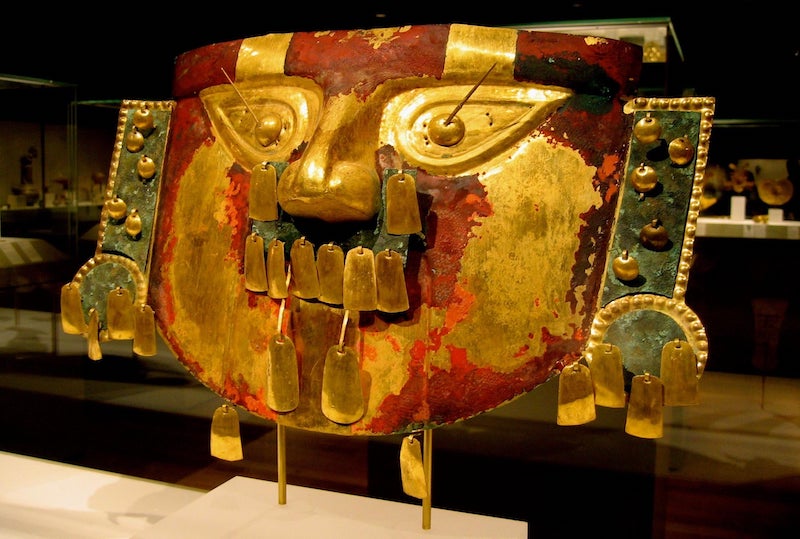 Peru’da Bulunan 1.000 Yıllık Maske, İnsan Kanıyla Boyanmış