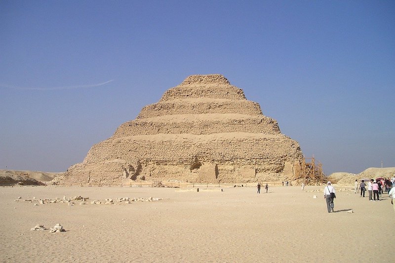 Djoser Basamak Piramidi: Mısır’ın İlk Piramidi