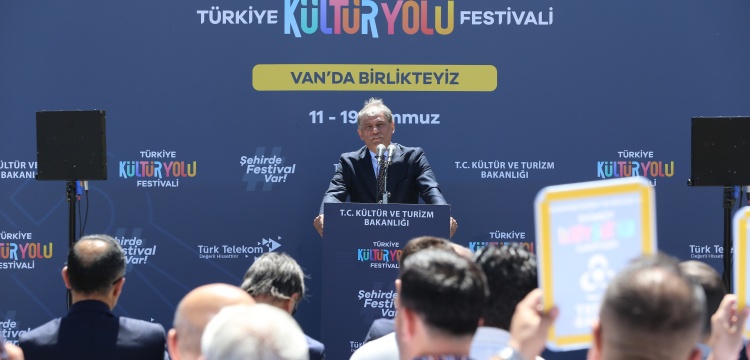 Van Kültür Yolu Festivali'nin üçüncüsü Van Müzesi'ndeki törenle başladı