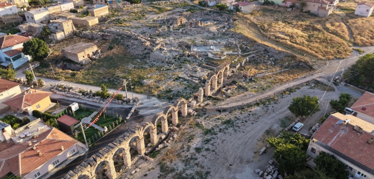 Tyana Antik Kenti'nde Çok Katmanlı Mezarlık Gün Yüzüne Çıkıyor