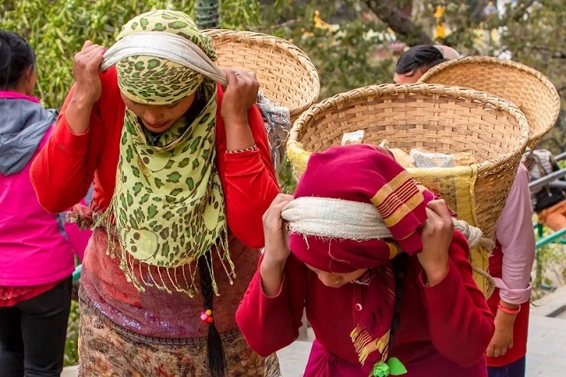 4.000 Yıl Önce Kadınlar Çocukları Baş Kayışı ile Taşıyordu